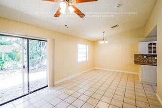 4900 NW 92nd Ave in Sunrise, FL - Foto de edificio - Building Photo