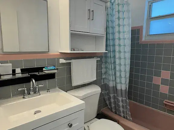 317 NE 4th St in Hallandale Beach, FL - Building Photo - Building Photo