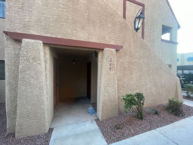 4140 Gannet Cir in Las Vegas, NV - Building Photo - Building Photo