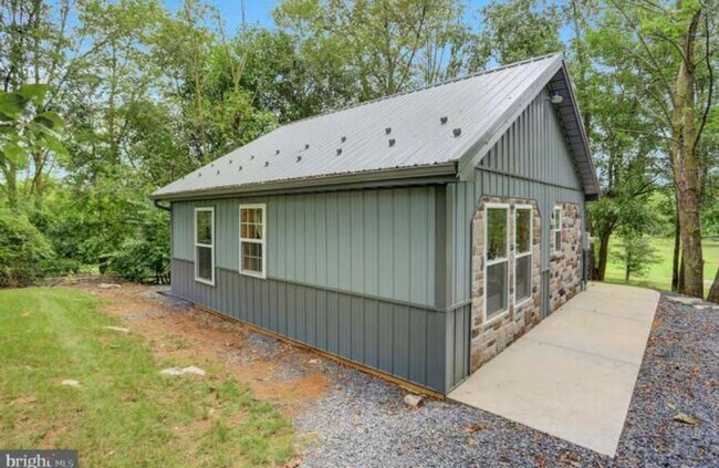 834 Clay Hill Rd in Chambersburg, PA - Building Photo - Building Photo