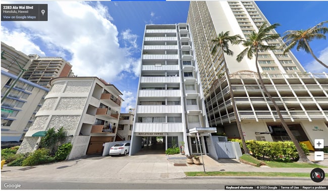 2281 Ala Wai Blvd, Unit 403 in Honolulu, HI - Foto de edificio - Building Photo