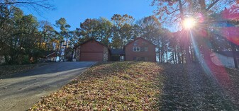 3680 Tate Rd in Atlanta, GA - Foto de edificio - Building Photo