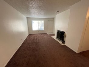 4422 White Ln in Bakersfield, CA - Building Photo - Building Photo