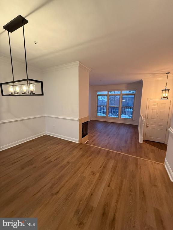 property at 1516 N Colonial Terrace