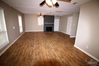 5200 Springdale Dr in Milton, FL - Building Photo - Building Photo