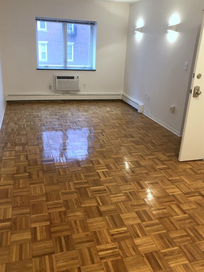 298 Harvard St, Unit 26 in Cambridge, MA - Building Photo - Building Photo