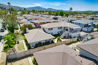 1219 Arcadia Ave in Vista, CA - Building Photo - Building Photo