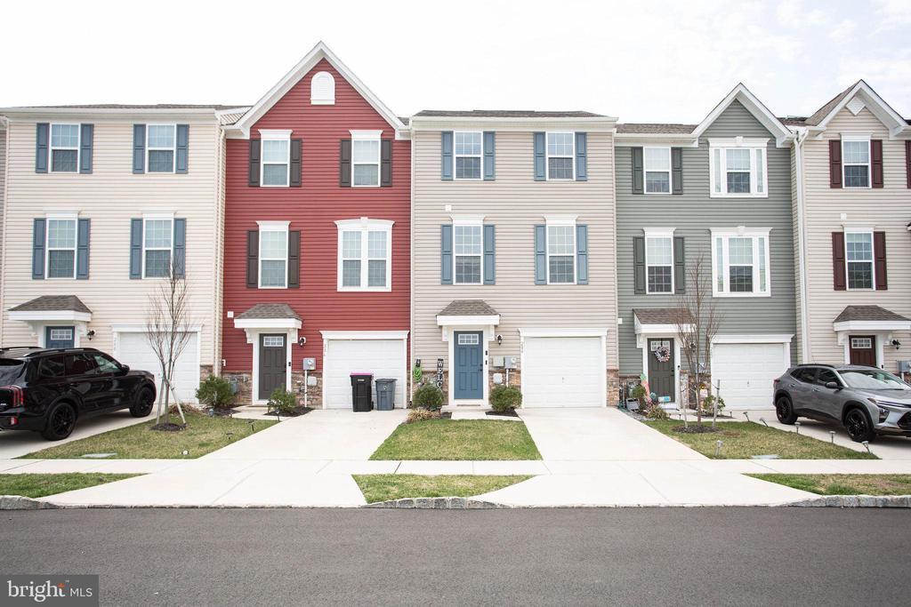 284 Freedom Wy in Sicklerville, NJ - Building Photo