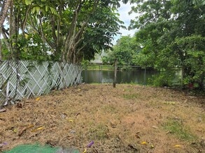 1231 Seaview in North Lauderdale, FL - Building Photo - Building Photo