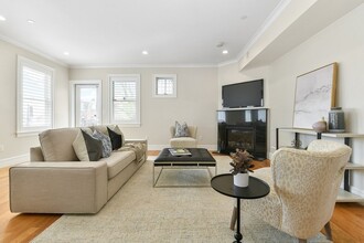 603 E 6th St, Unit 3 in Boston, MA - Building Photo - Building Photo