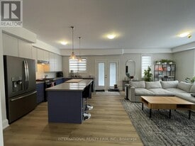 670 Park Rd in Innisfil, ON - Building Photo