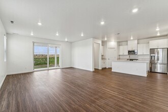 8284 W Grey Alder Dr in Eagle, ID - Building Photo - Building Photo