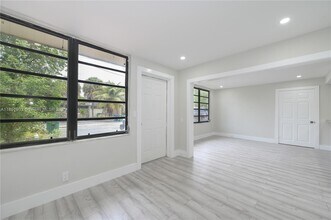 6518 Miami Lakes Dr in Miami Lakes, FL - Building Photo - Building Photo