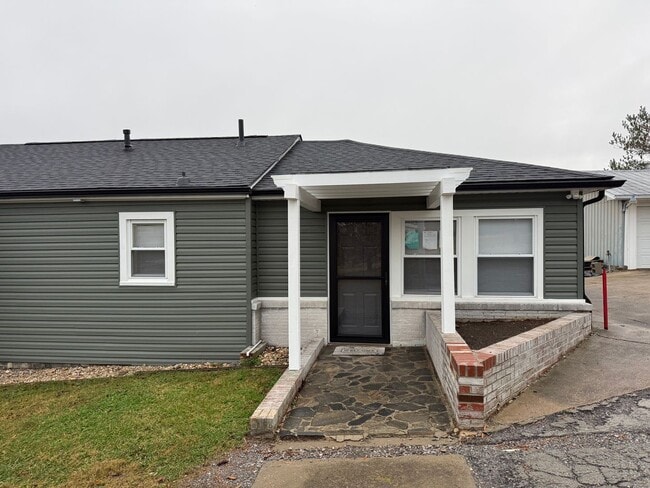 313 E Bernard Ave in Greeneville, TN - Building Photo - Building Photo