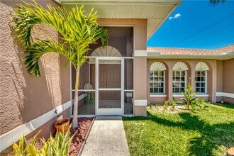 1601 SW 19th St in Cape Coral, FL - Building Photo - Building Photo