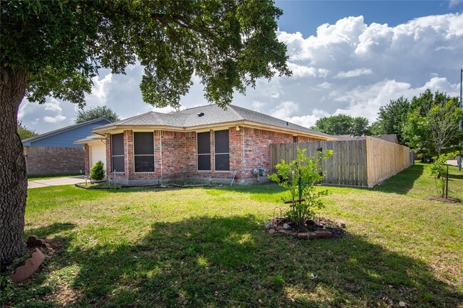 18755 Highland Trail in Houston, TX - Building Photo - Building Photo