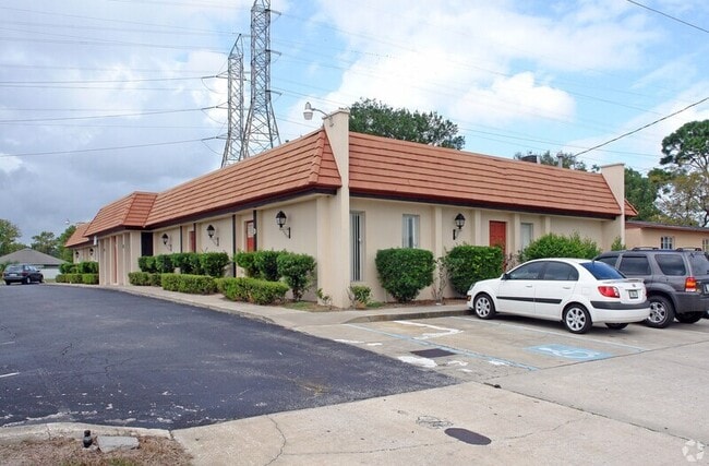 5401 Alhambra Dr in Orlando, FL - Building Photo - Building Photo