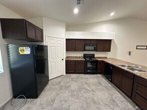 7357 E 36th Pl in Yuma, AZ - Building Photo - Building Photo