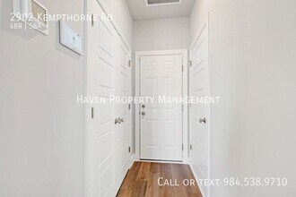 2902 Kempthorne Rd in Cary, NC - Building Photo - Building Photo