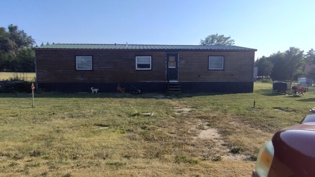 412 N Edwards St in Ingalls, KS - Building Photo - Building Photo