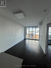 9471 Yonge St in Richmond Hill, ON - Building Photo - Building Photo