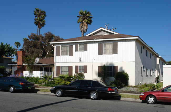 712-718 Empire Ave in Ventura, CA - Building Photo - Building Photo