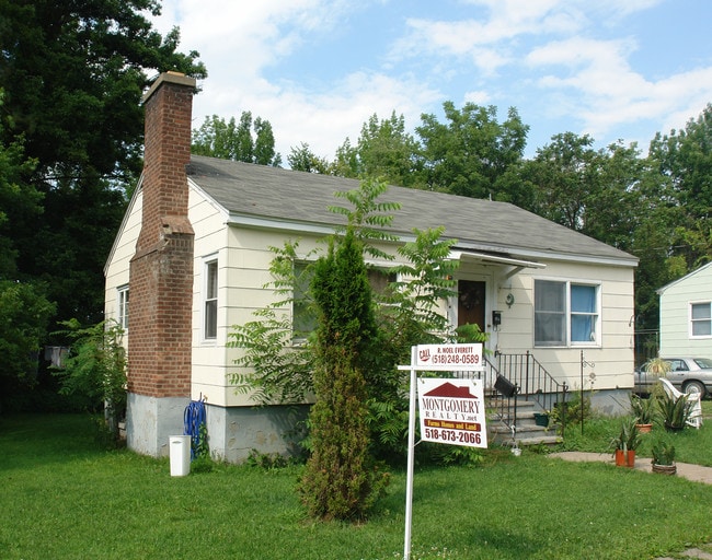 1 Pleasant Pl in Canajoharie, NY - Foto de edificio - Building Photo