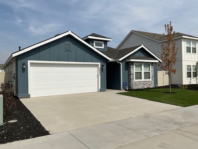 property at 6652 W Pilot Ct