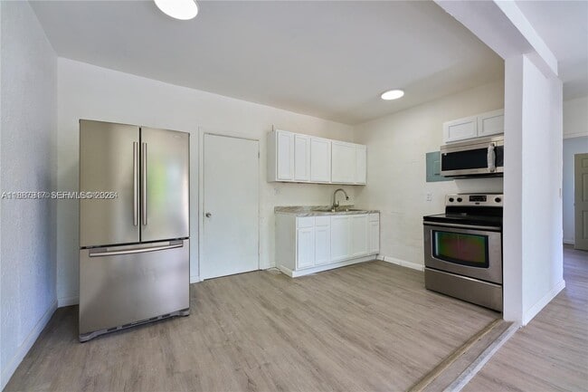 11501 NW 27th Ave in Miami, FL - Building Photo - Building Photo