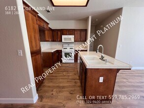 6182 E Cortland Ave in Fresno, CA - Building Photo - Building Photo