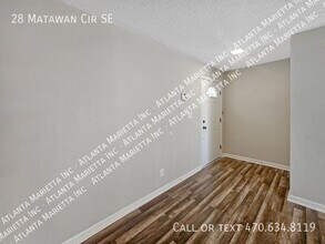 28 Matawan Cir in Smyrna, GA - Foto de edificio - Building Photo