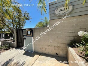 2051 N Orizaba Ave, Unit Unit 21 in Signal Hill, CA - Building Photo - Building Photo