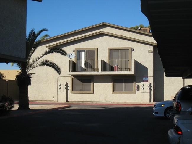 Cambridge Condos in Phoenix, AZ - Building Photo - Building Photo