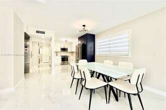 4122 Collins Ave in Miami Beach, FL - Building Photo - Building Photo