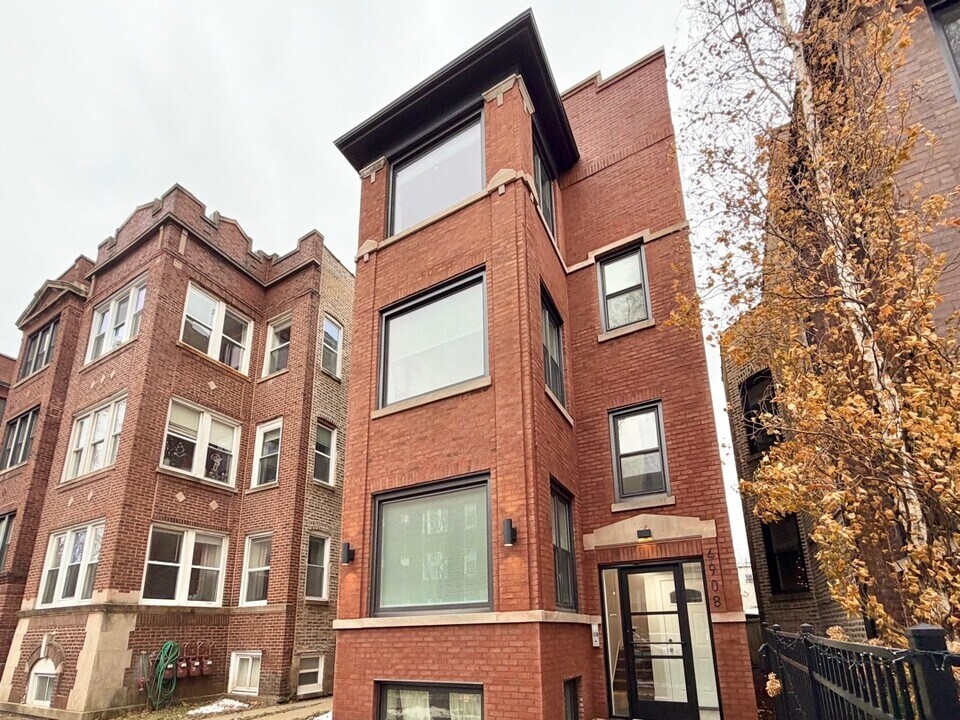 4908 N Rockwell St in Chicago, IL - Building Photo