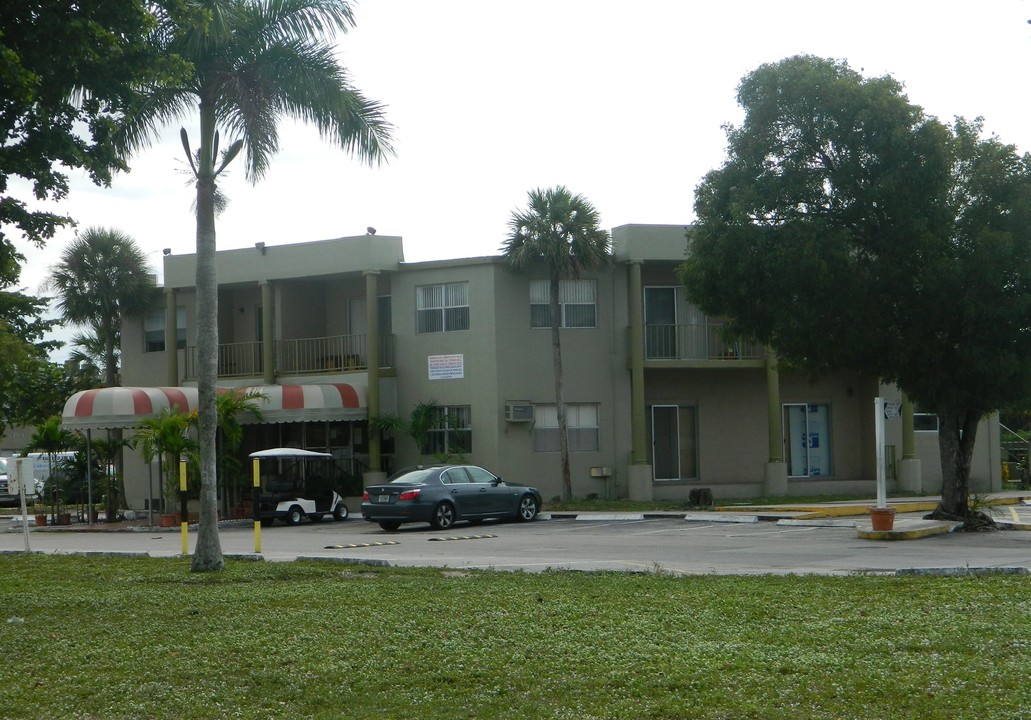 Inverrary Miami in Lauderhill, FL - Building Photo