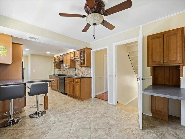 property at 986 N 1st St