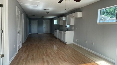 6321 Ezzard Charles Ln in Houston, TX - Building Photo - Building Photo