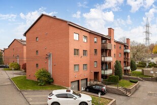 1360 Hyman Blvd in Montréal, QC - Building Photo