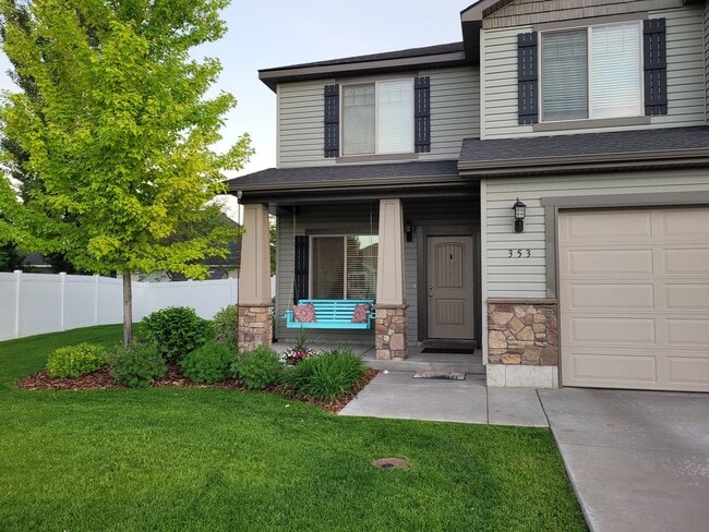 353 Buckskin Ct in Sugar City, ID - Building Photo - Building Photo