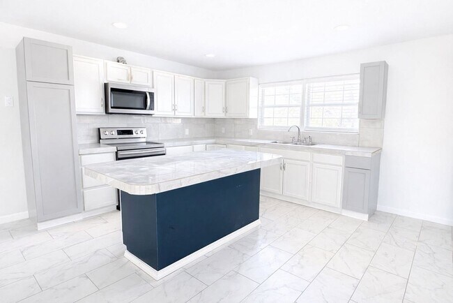 2501 Crown Ave in Odessa, TX - Building Photo - Building Photo