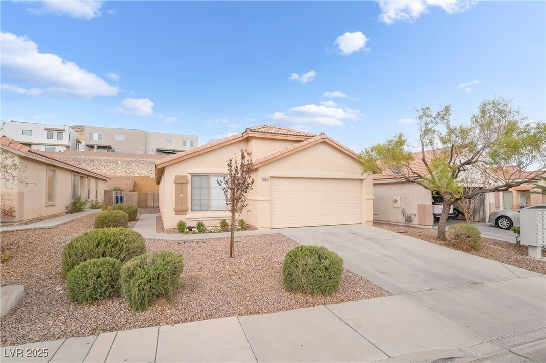 11073 Vallerosa St in Las Vegas, NV - Building Photo