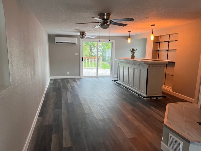 718 5th Ave N in Jacksonville Beach, FL - Building Photo - Building Photo