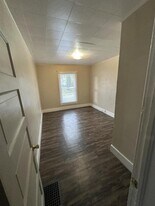 334 E Empire St in Freeport, IL - Building Photo