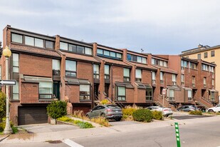 4889 De Maisonneuve Boul O in Westmount, QC - Building Photo
