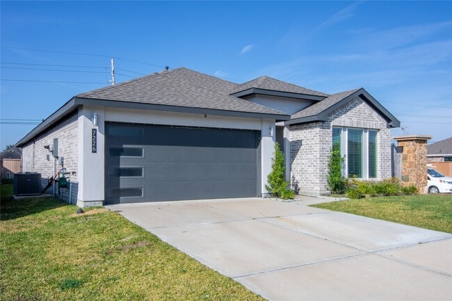 property at 7226 Telford Holw Trl