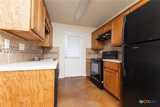 211 W Arlo Rd in Harker Heights, TX - Building Photo - Building Photo