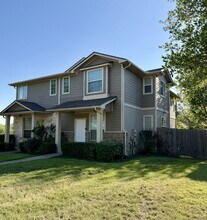 917 Sebastian Bend, Unit B in Pflugerville, TX - Building Photo - Building Photo