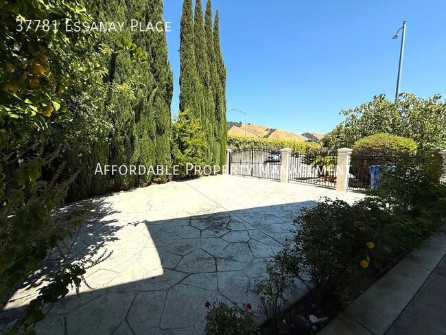 37781 Essanay Pl in Fremont, CA - Building Photo - Building Photo