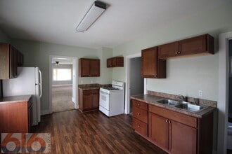 1108 Elizabeth Ave NW in Grand Rapids, MI - Building Photo - Building Photo